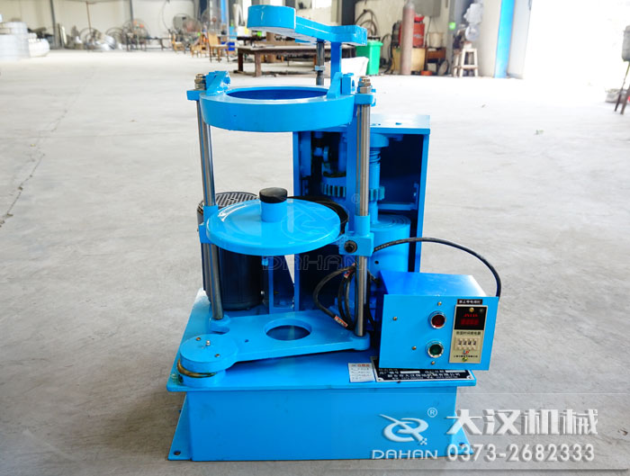 拍擊式標準振篩機具備拍擊和往復運動，物料下料快，篩面不易堵塞